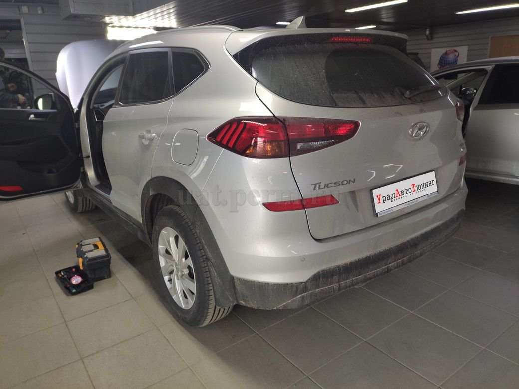 Hyundai Tucson - установка охранного комплекса