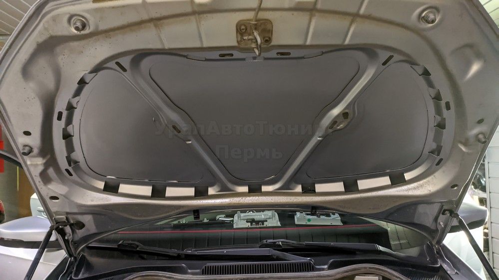 Шумоизоляция капота VW Polo