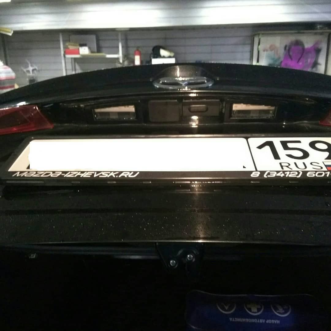 Mazda 3 - Установка камеры заднего вида