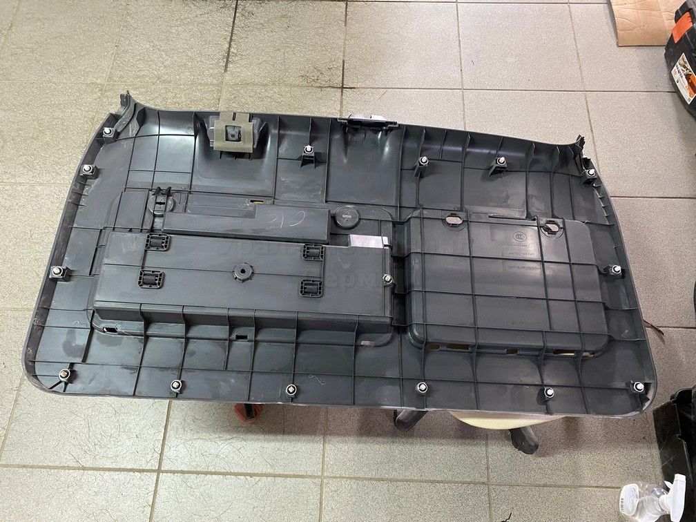 Шумоизоляция крышки багажника Toyota Land Cruiser Prado