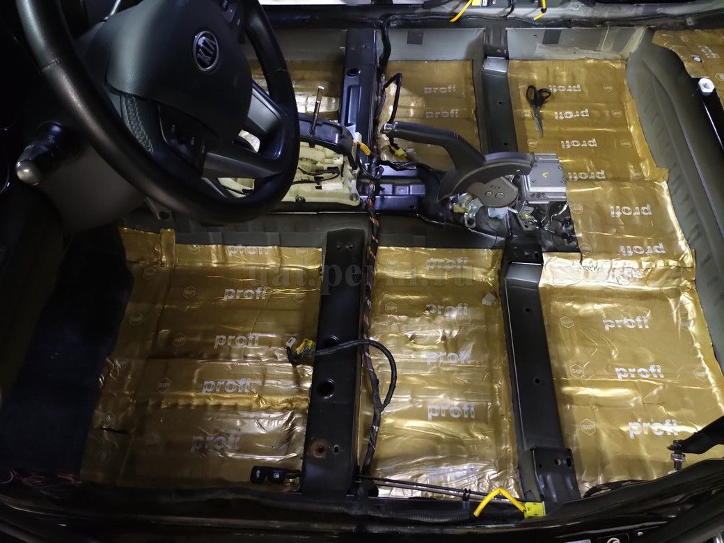 KIA RIO - шумоизоляция пола и багажника