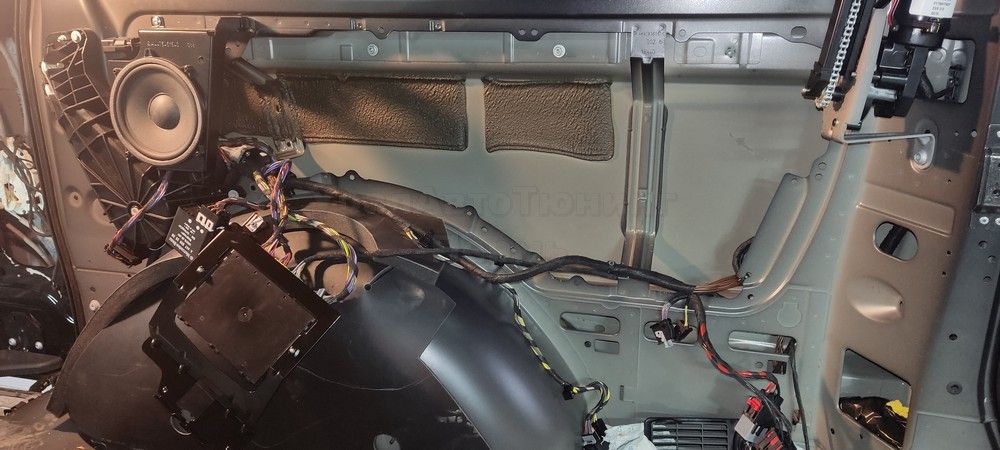Шумоизоляция багажника Mercedes V250
