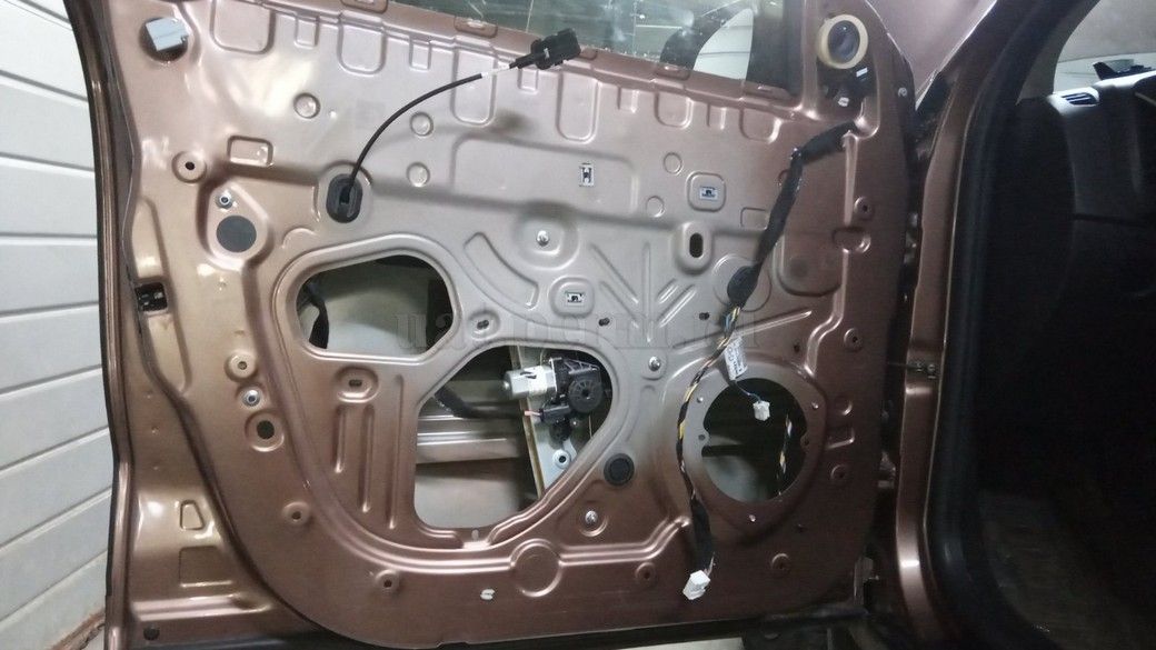 Lada X-Ray - шумоизоляция дверей