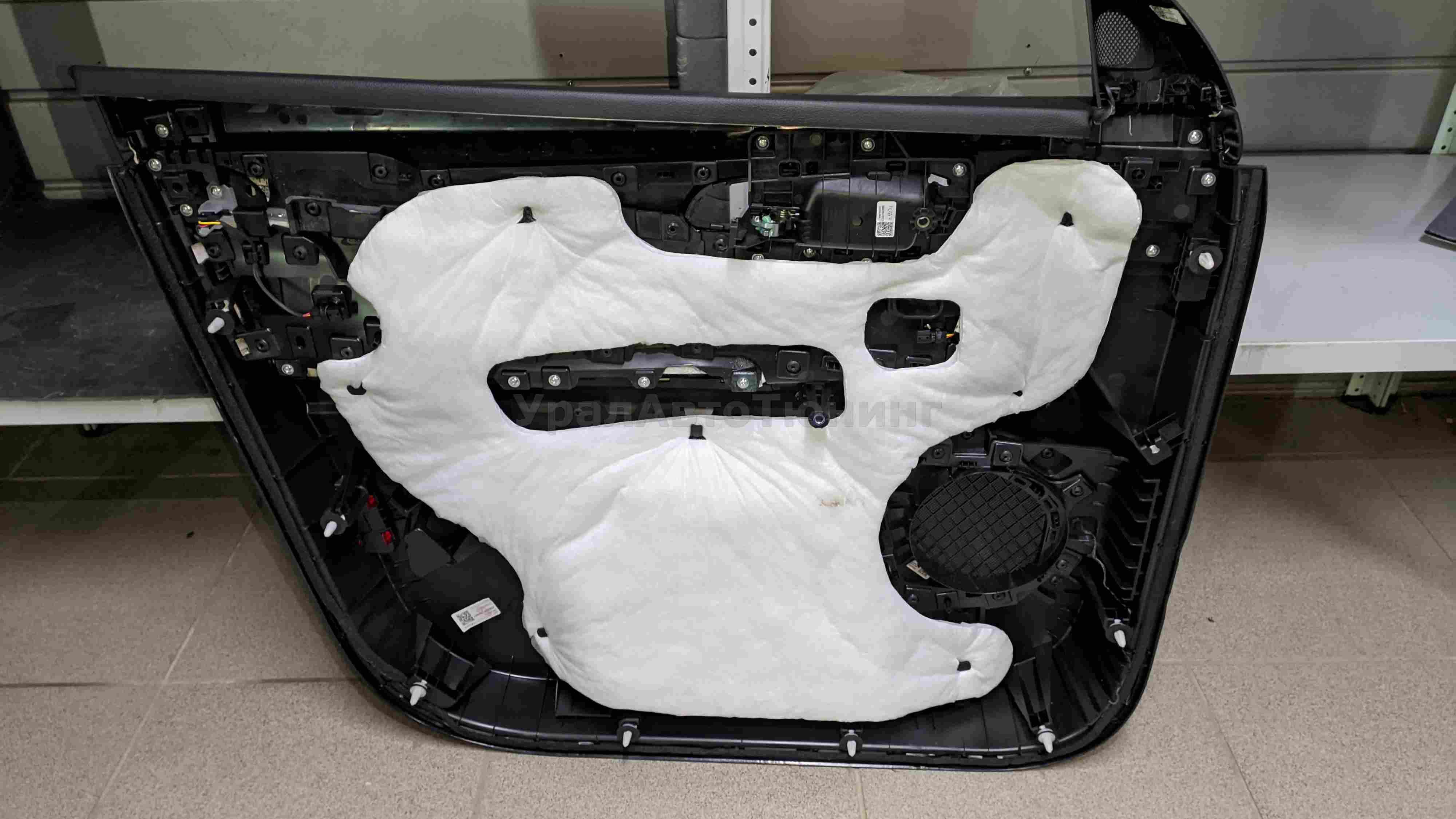 Шумоизоляция дверей Exeed VX