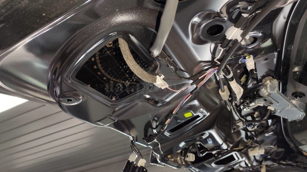 Шумоизоляция крышки багажника Subaru Forester