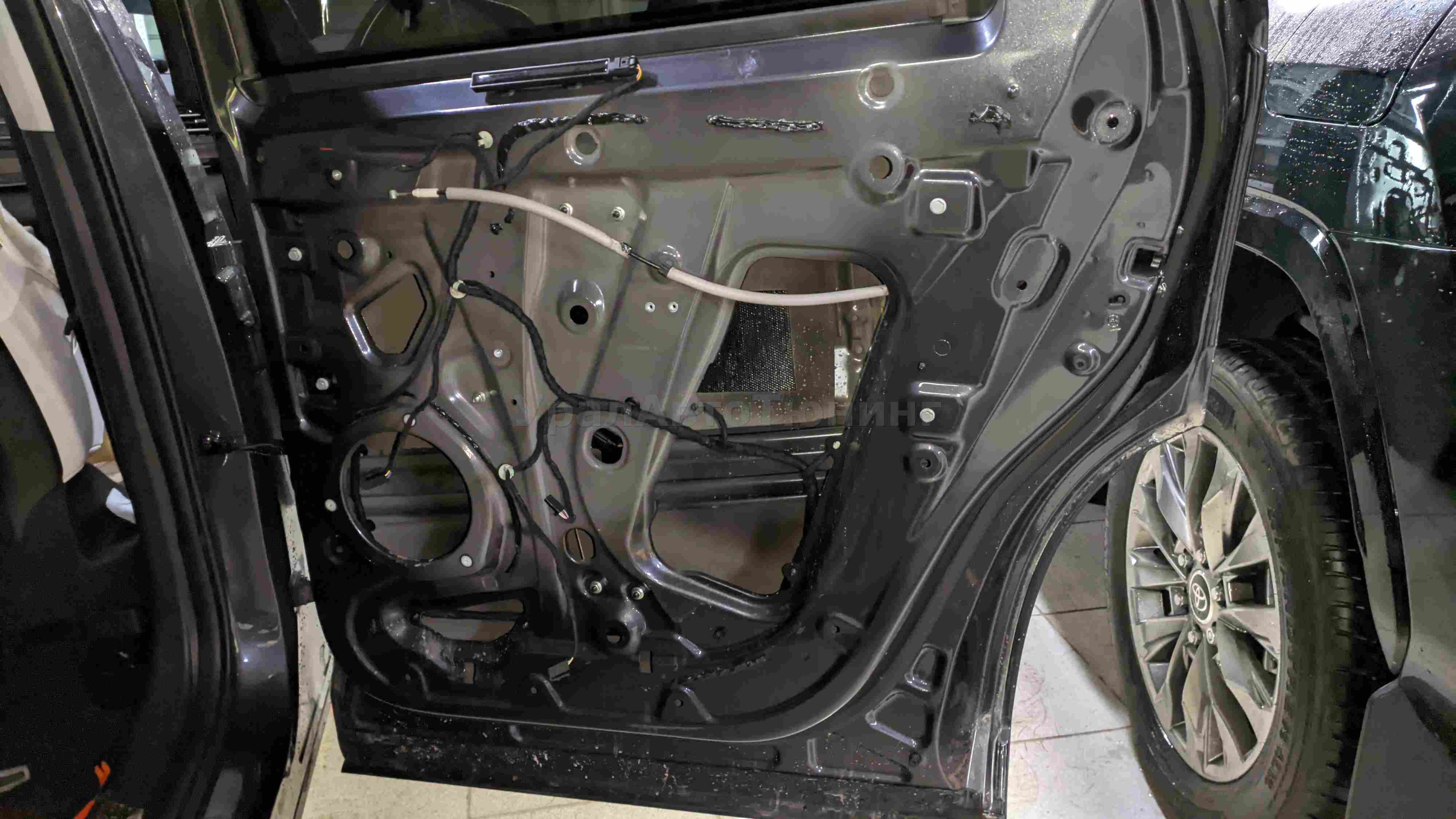 Шумоизоляция дверей Exeed VX