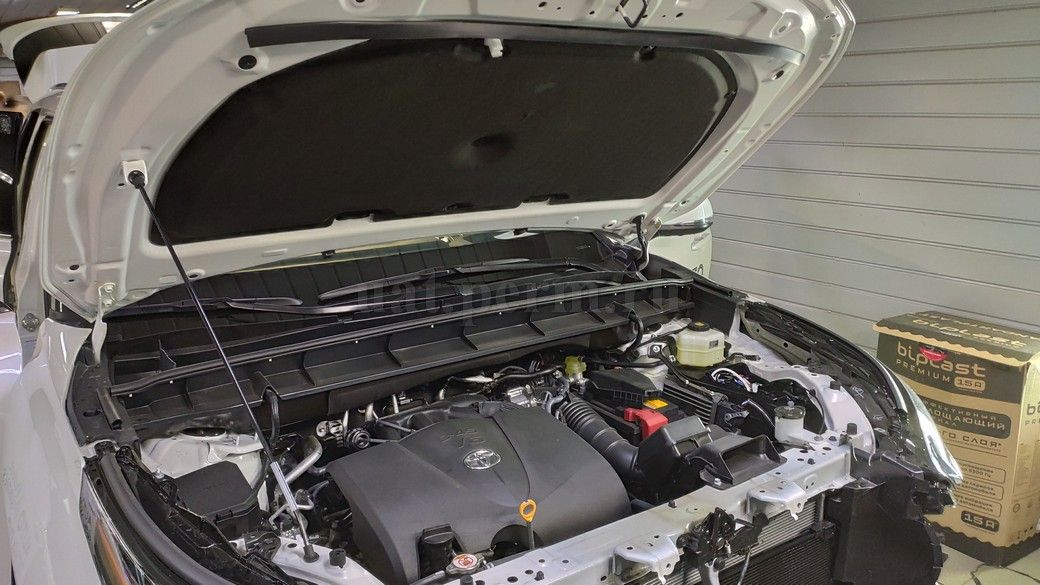 Toyota Highlander (XU60) - шумоизоляция капота