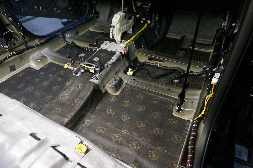 Kia Optima - шумоизоляция пола