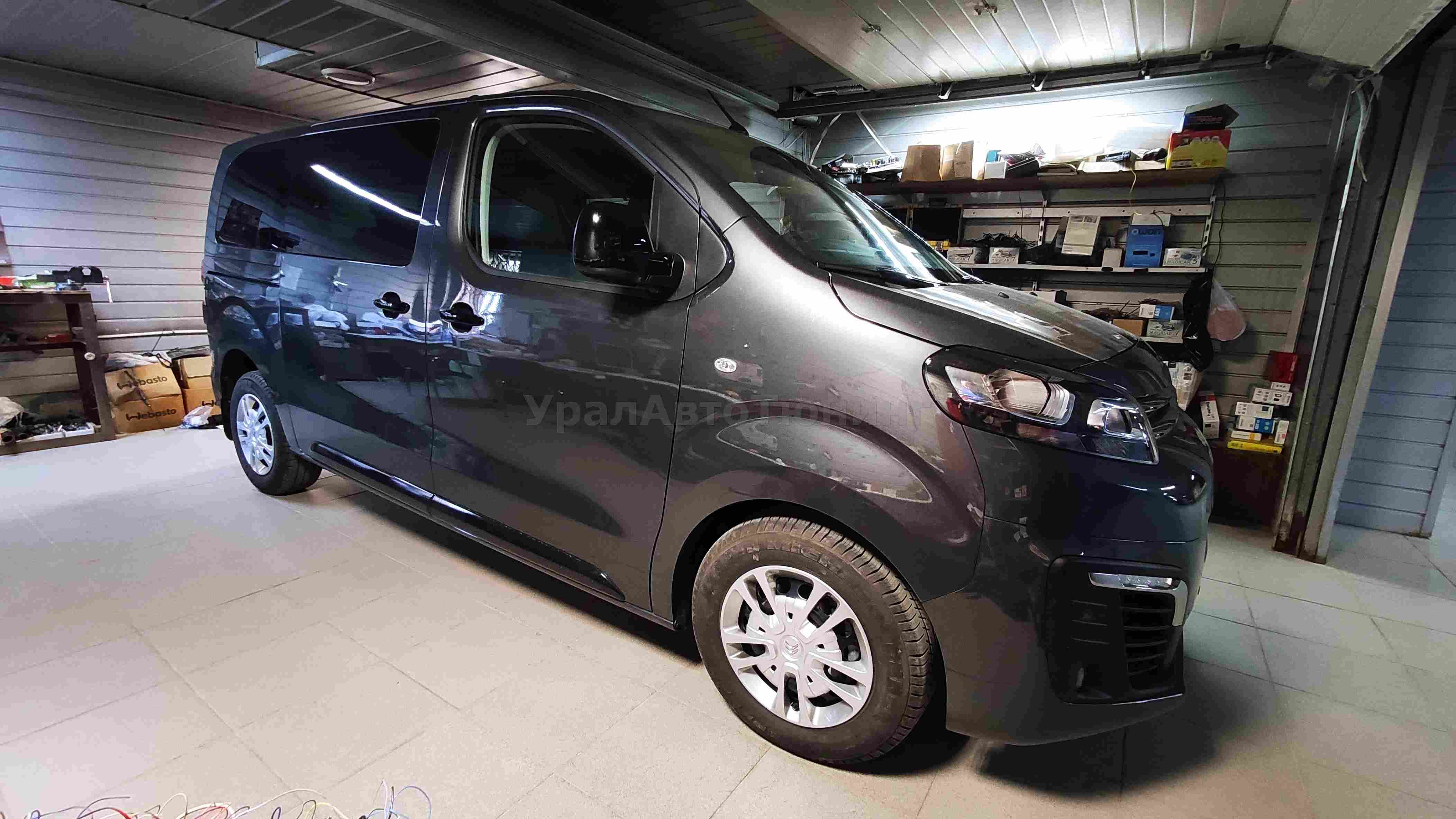 Установка фаркопа на Citroen SpaceTourer