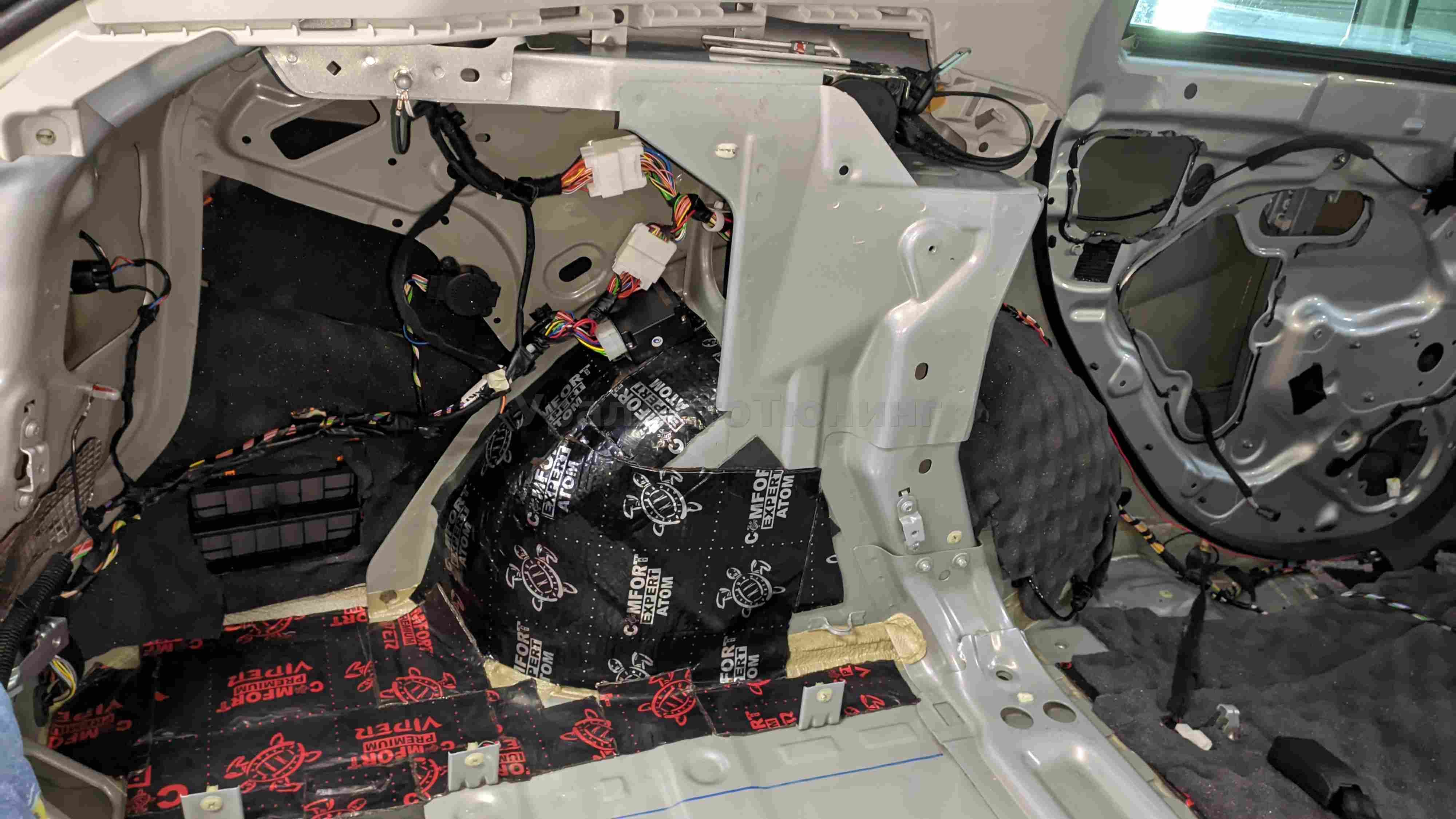 Шумоизоляция багажника Lada Vesta