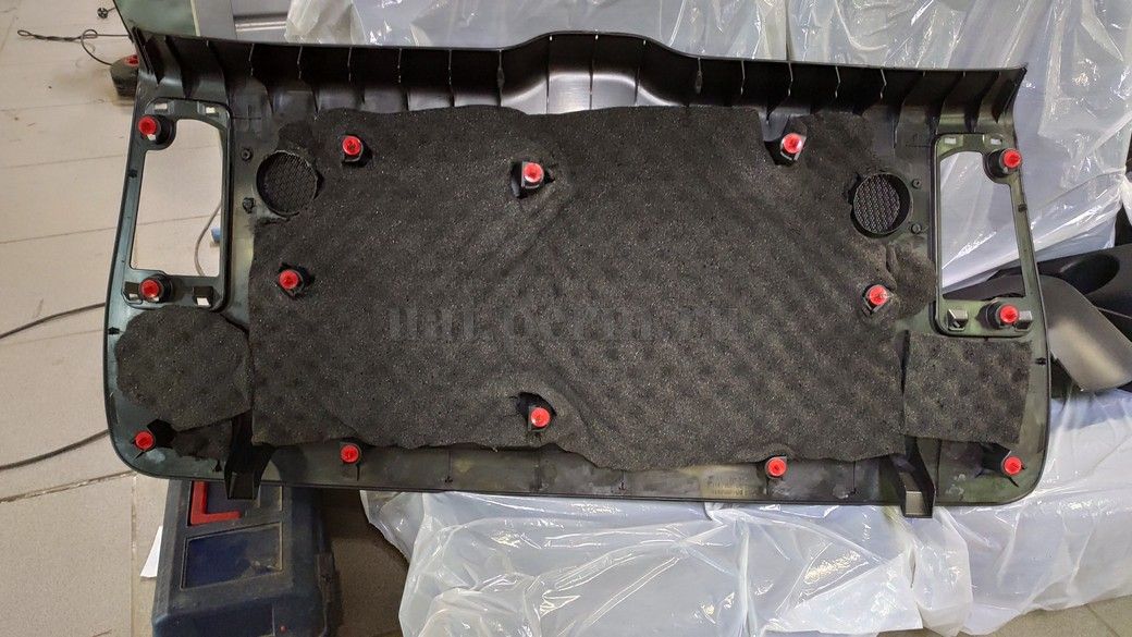 Шумоизоляция крышки багажника Toyota Highlander (XU60)