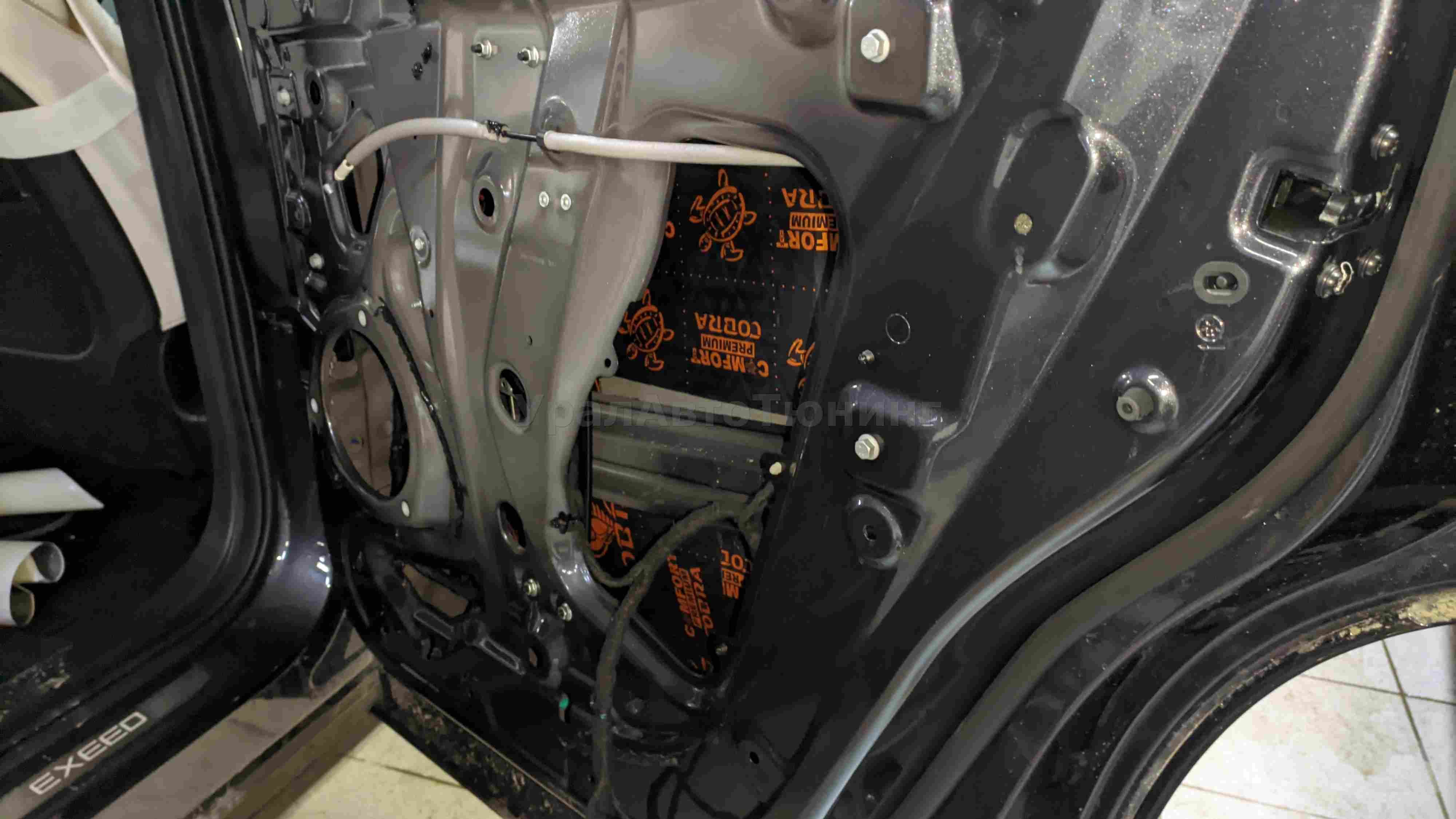 Шумоизоляция дверей Exeed VX