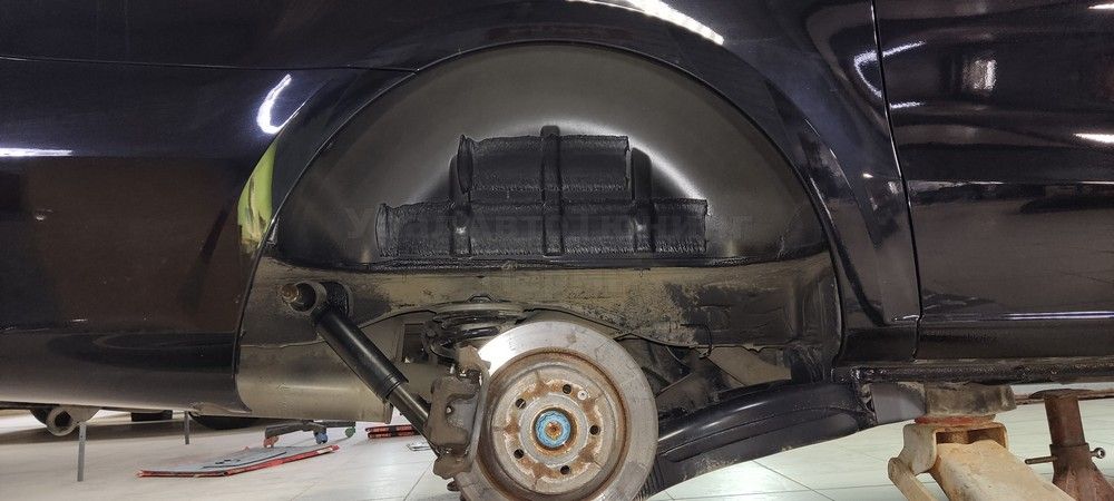 Шумоизоляция колесных арок Mercedes V250