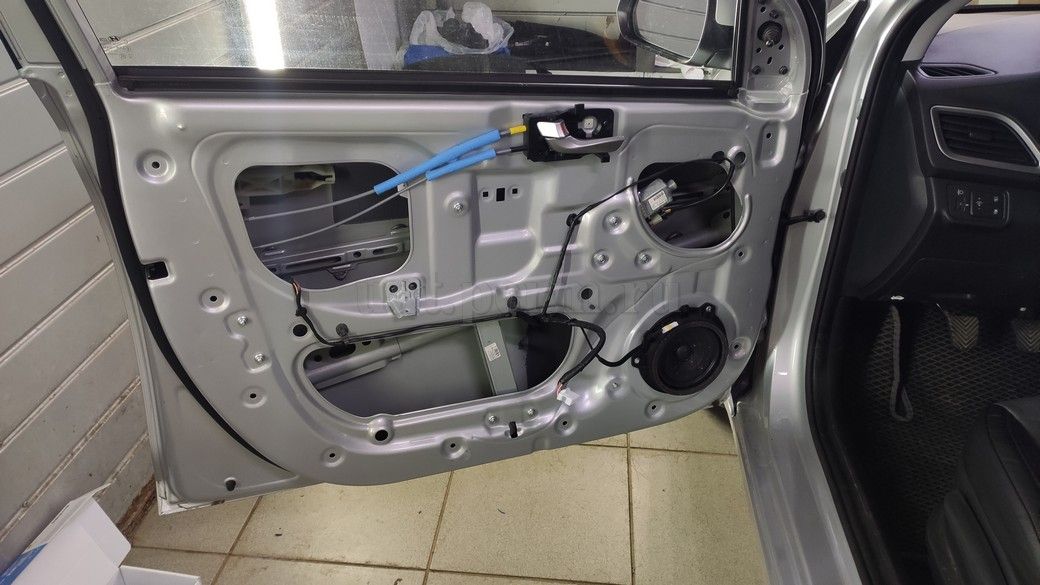 Hyundai Solaris - шумоизоляция дверей