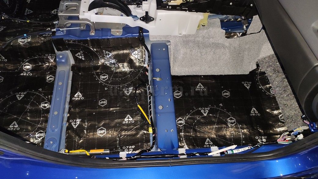 Шумоизоляция пола Mitsubishi ASX