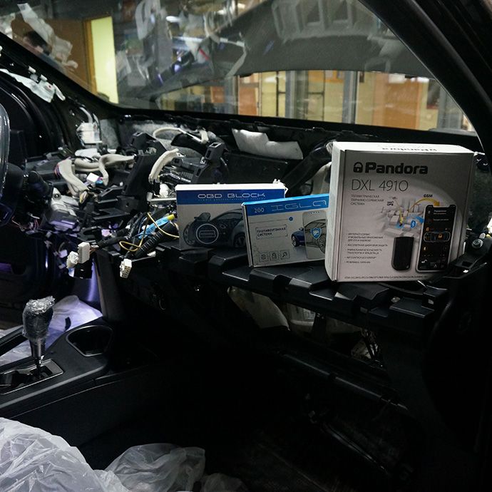 Toyota Rav-4 - Установка охранного комплекса