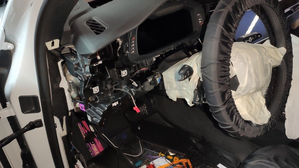 Установка автосигнализации Pandora DXL 4710 на Audi Q7