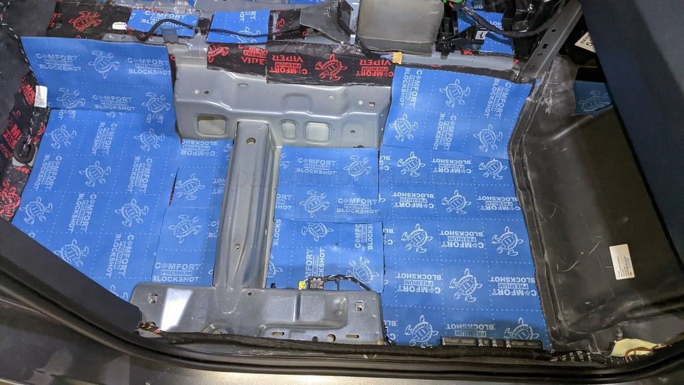 Шумоизоляция пола Skoda Karoq