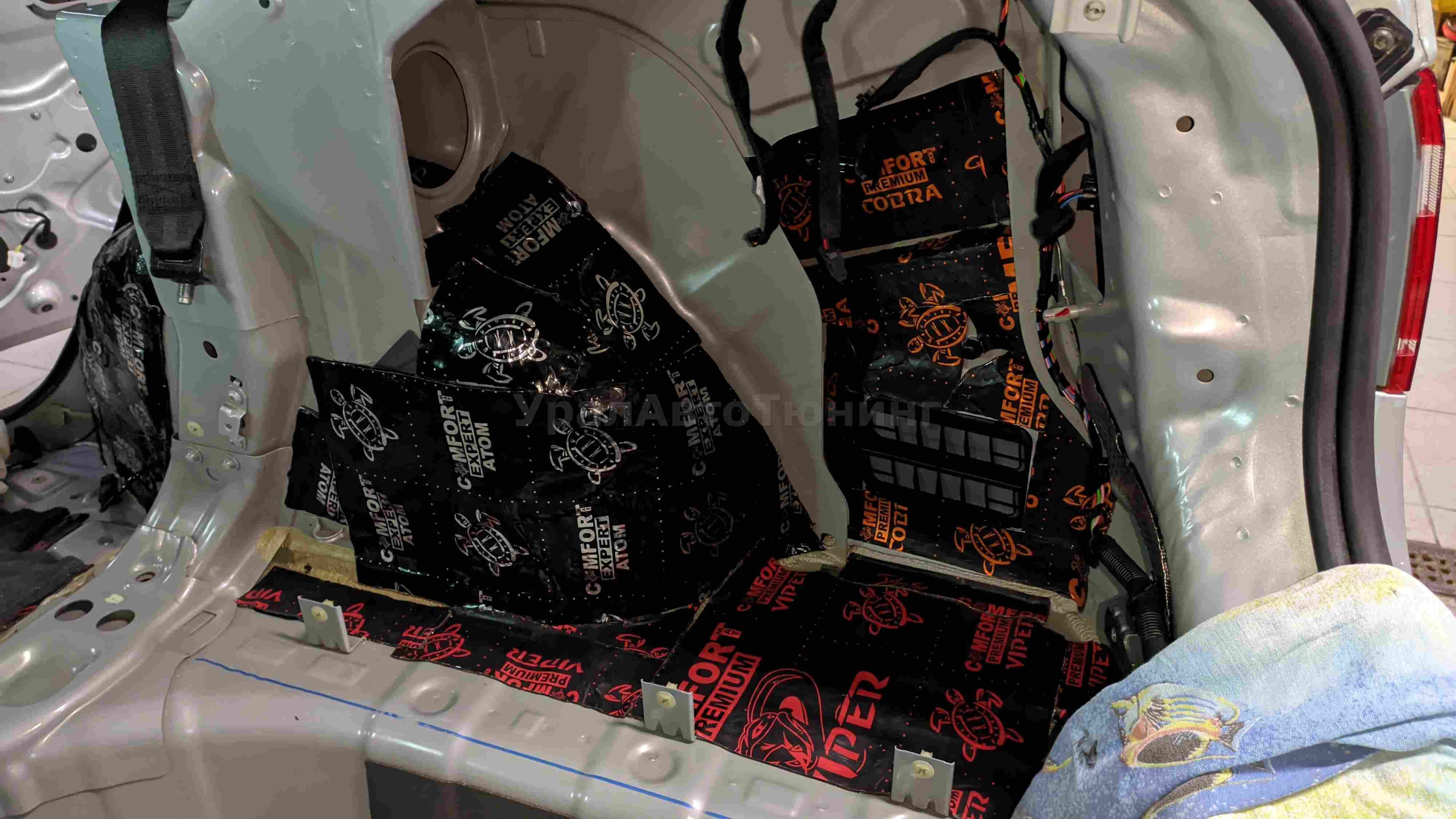 Шумоизоляция багажника Lada Vesta