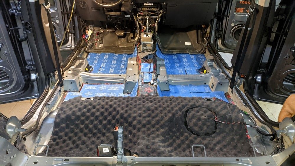 Шумоизоляция пола Skoda Karoq