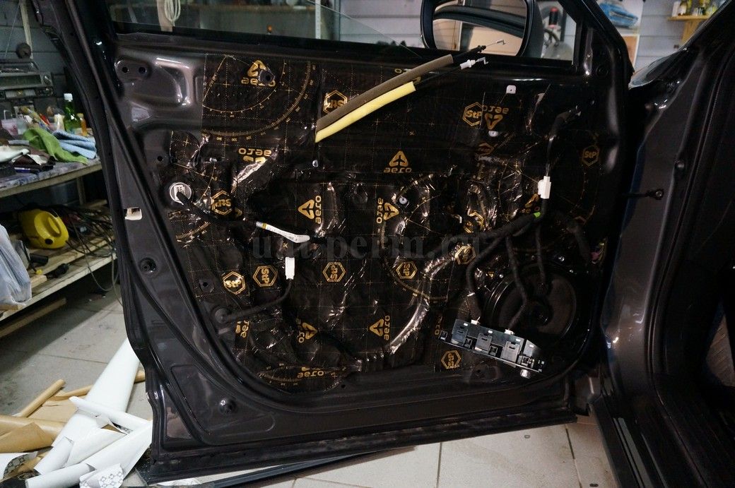 Mazda CX-9 - шумоизоляция