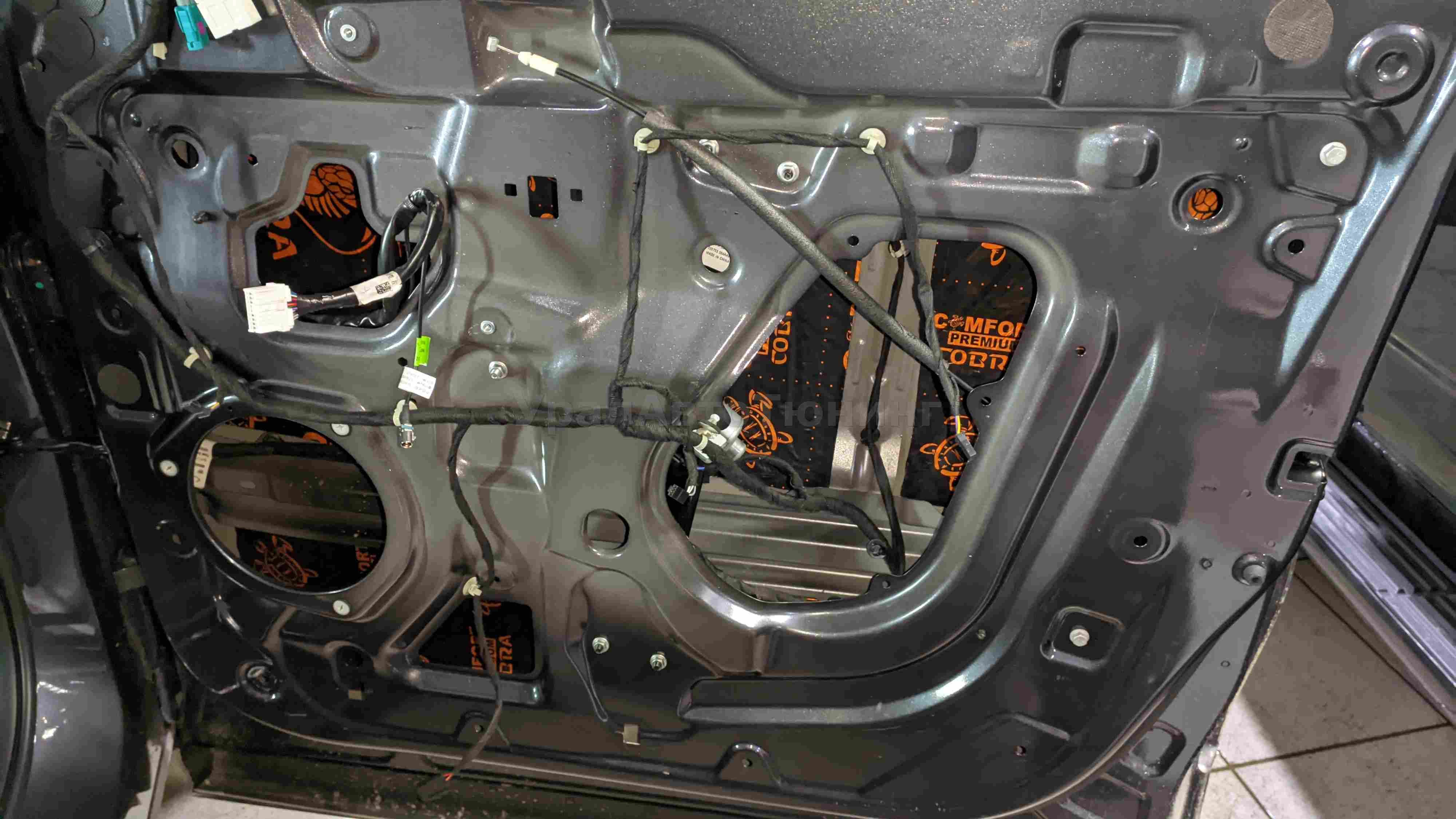 Шумоизоляция дверей Exeed VX