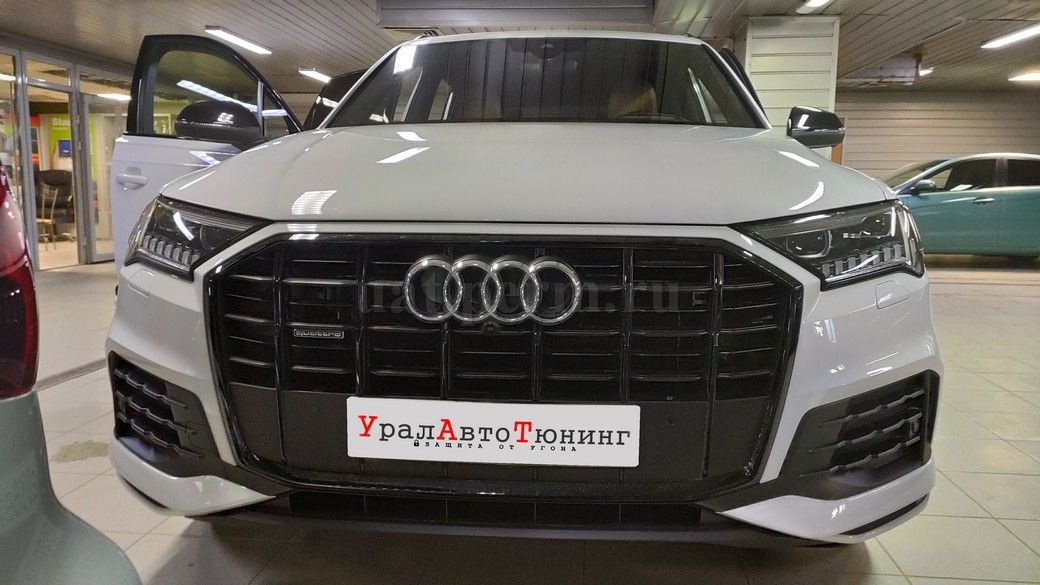 Установка автосигнализации Pandora DXL 4710 на Audi Q7