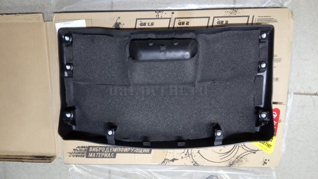 Lada X-Ray - шумоизоляция крышки багажника