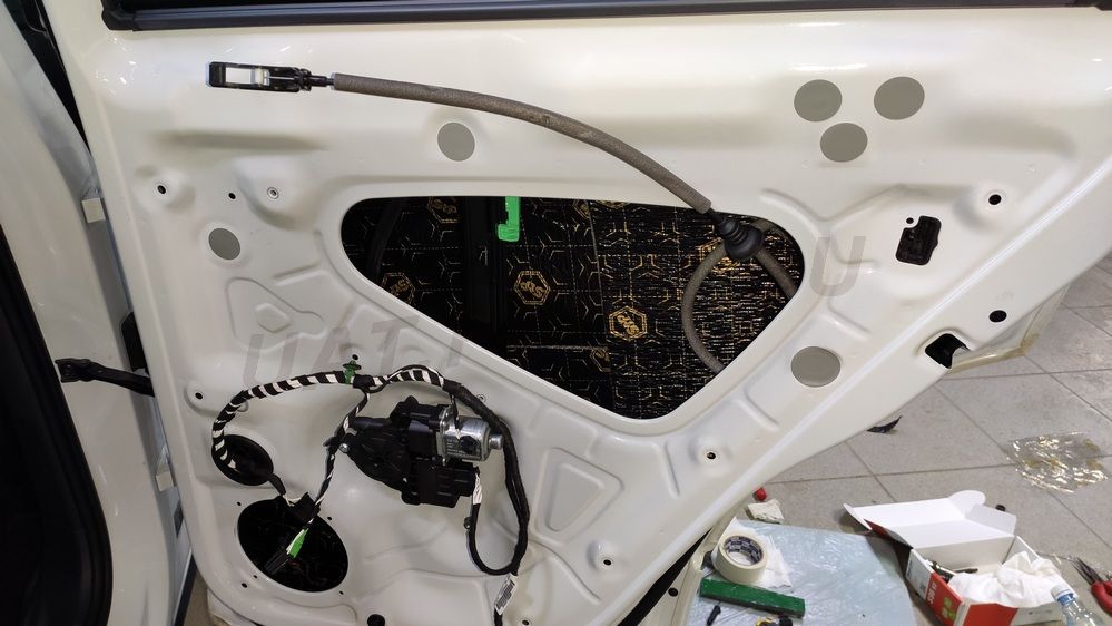 Шумоизоляция дверей VW Tiguan