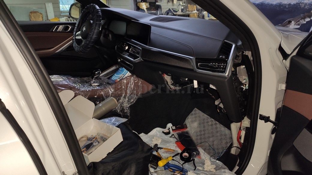 Установка автосигнализации Pandect X-1800L на BMW X6 (G06)