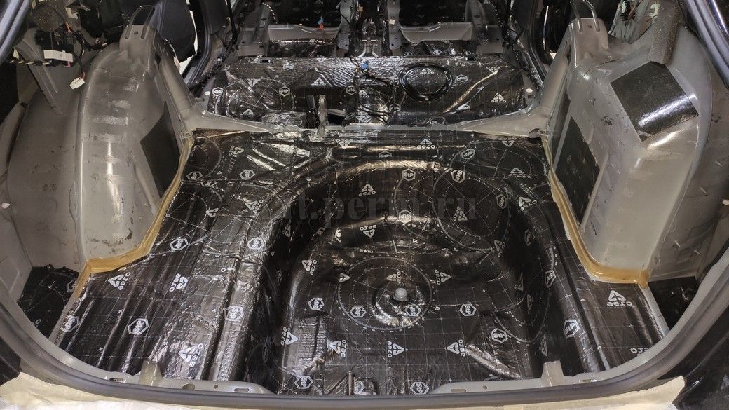 Шумоизоляция багажника Skoda Rapid