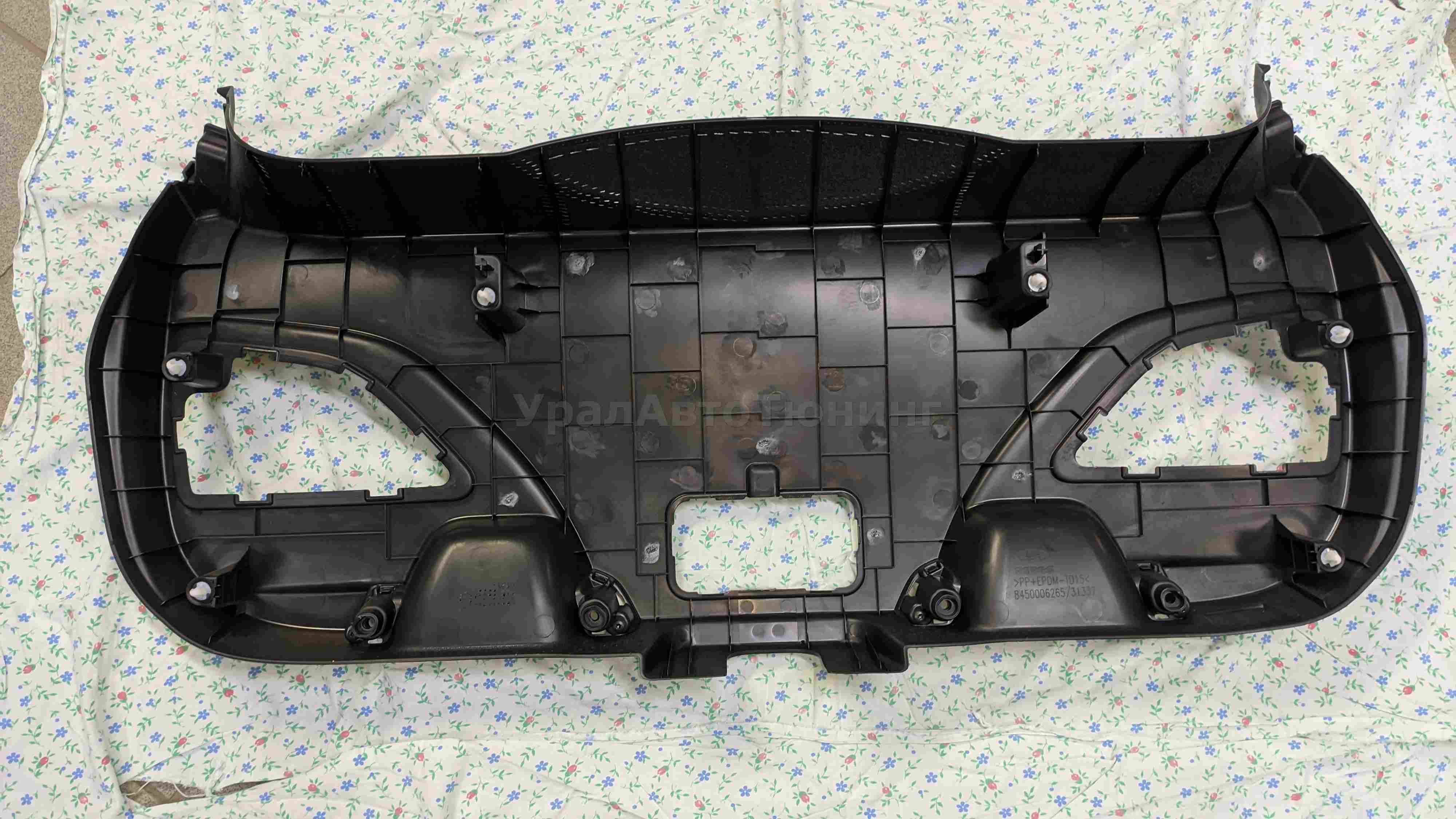 Шумоизоляция крышки багажника Lada Vesta