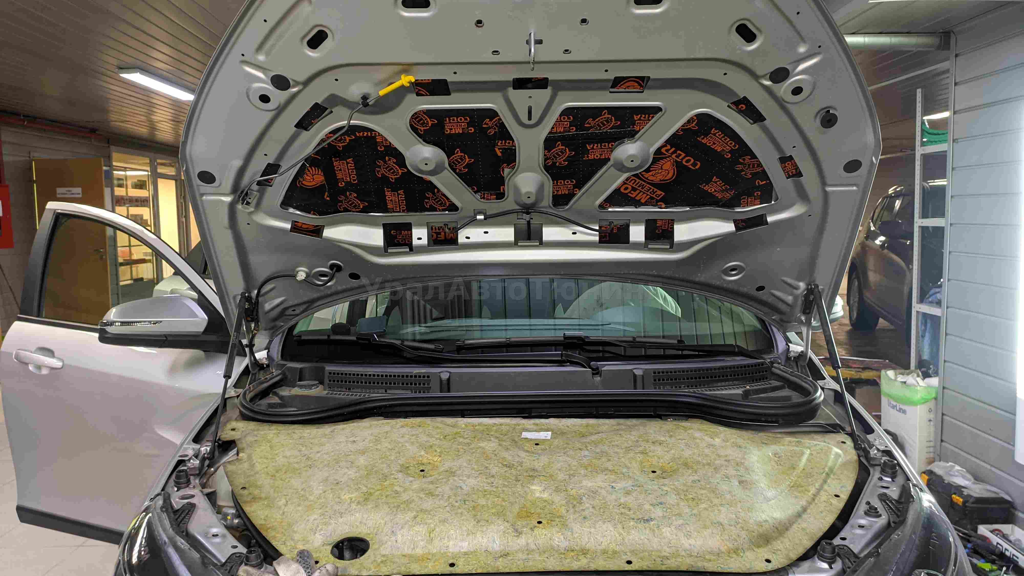 Шумоизоляция капота Lada Vesta