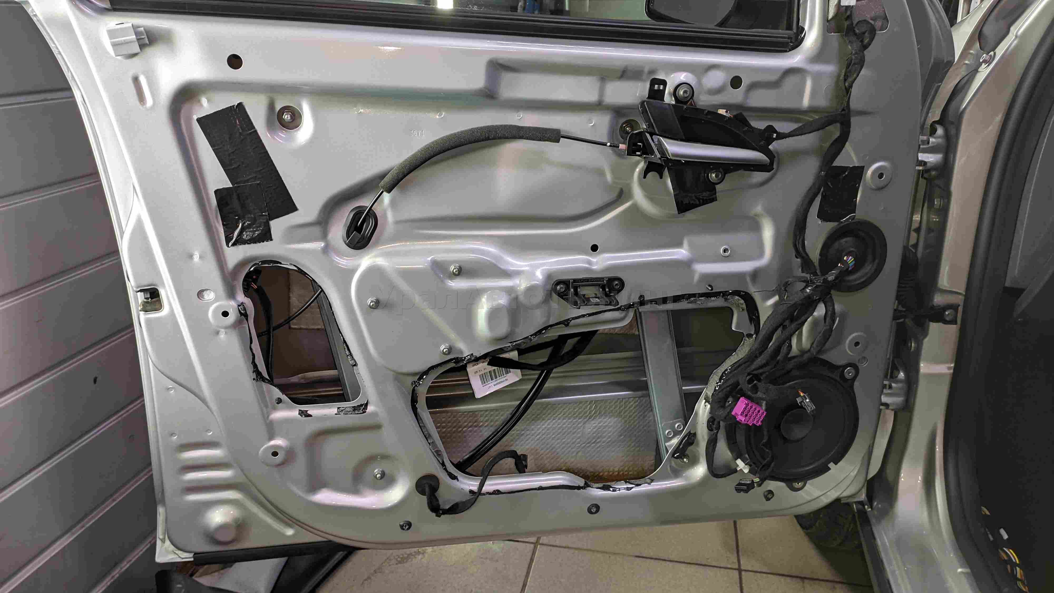 Шумоизоляция дверей Lada Vesta