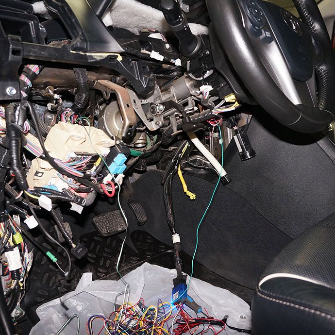 Toyota Venza - Установка автосигнализации Pandect X-1800BT