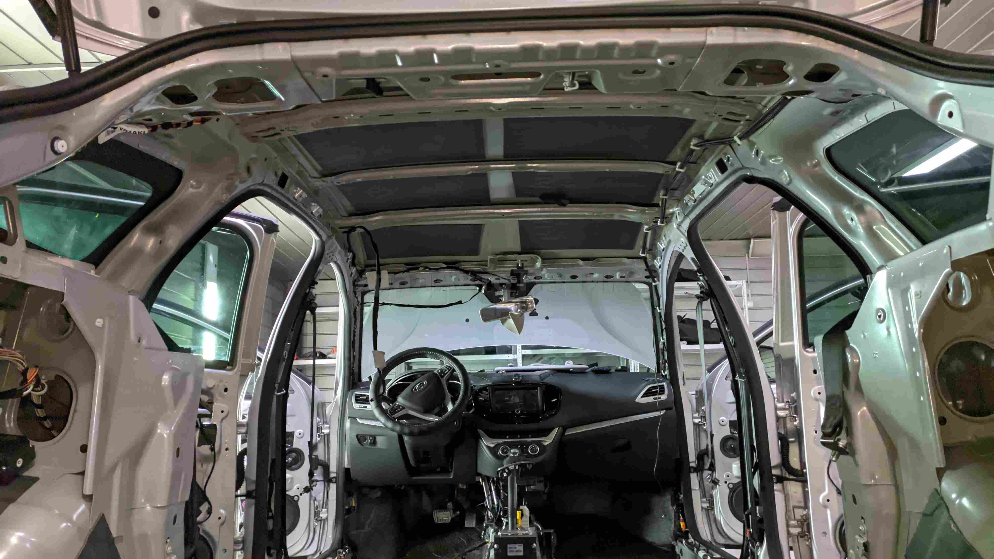 Шумоизоляция крыши Lada Vesta