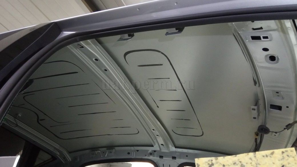 VW Polo - шумоизоляция потолка