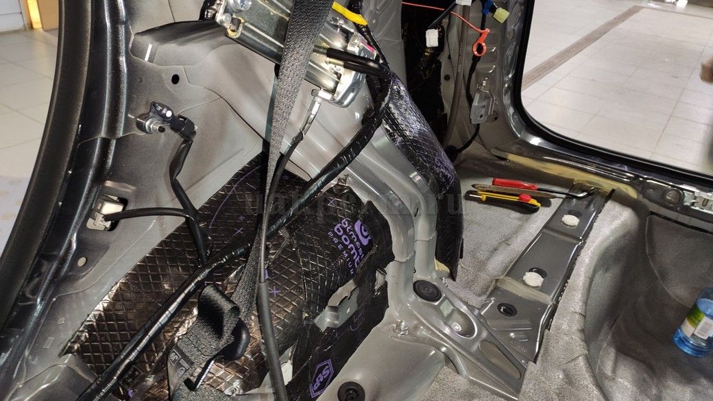 Subaru Forester - шумоизоляция багажника