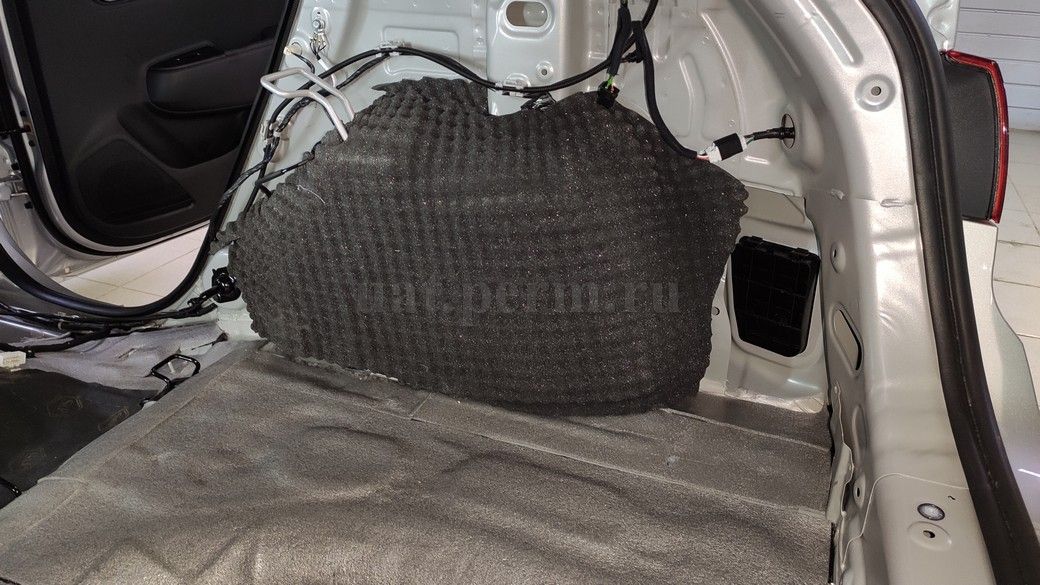 Subaru Forester - шумоизоляция багажника