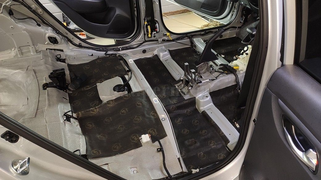 KIA RIO X - шумоизоляция пола