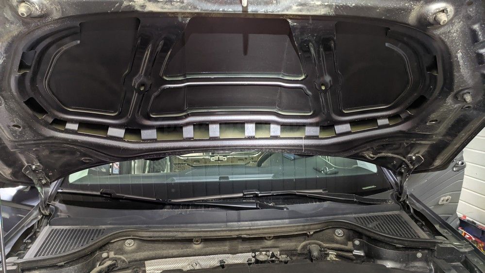 Шумоизоляция капота Skoda Karoq