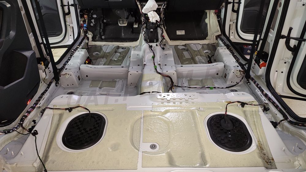 Шумоизоляция пола VW Tiguan