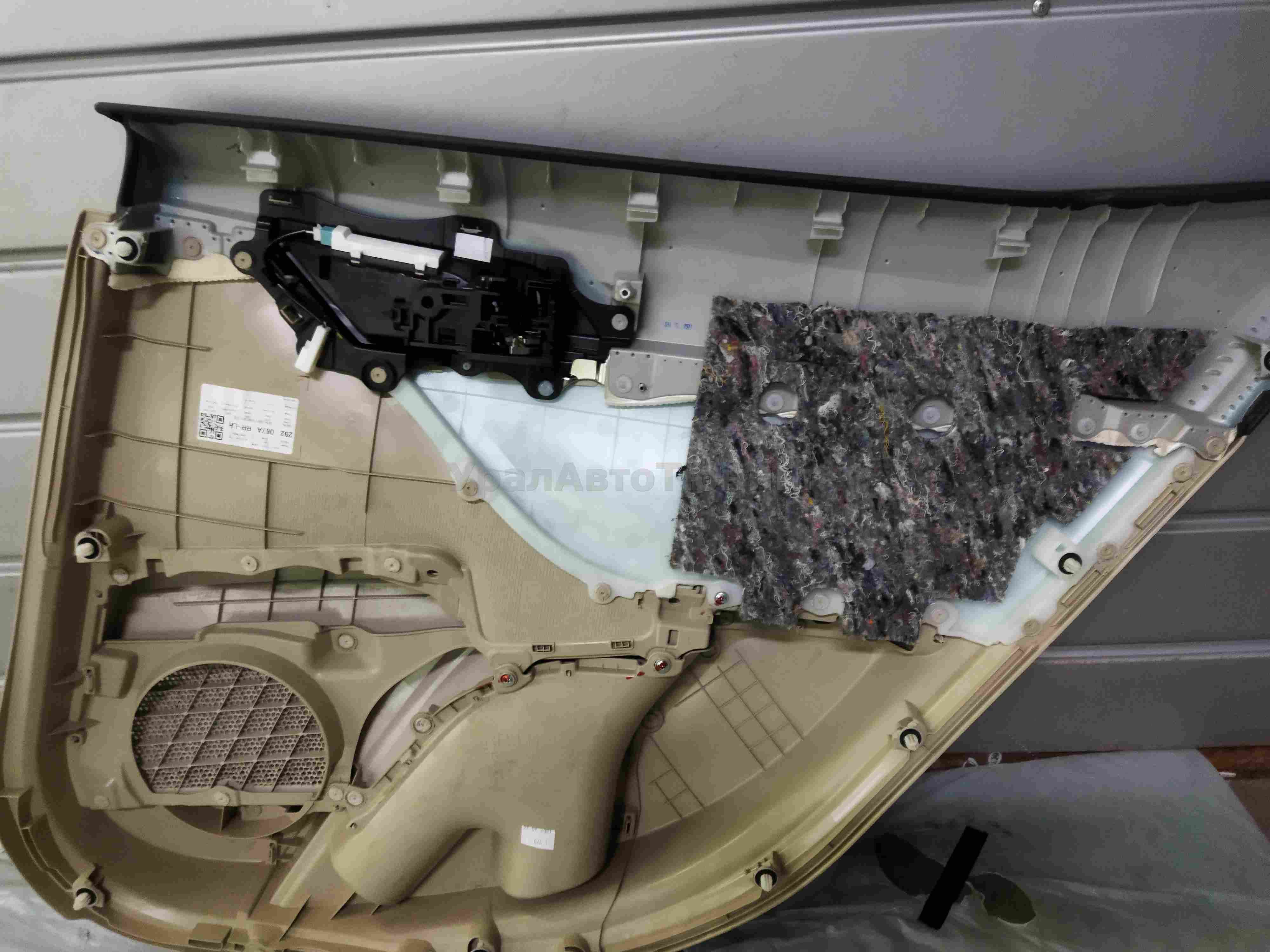 Шумоизоляция дверей Toyota Camry