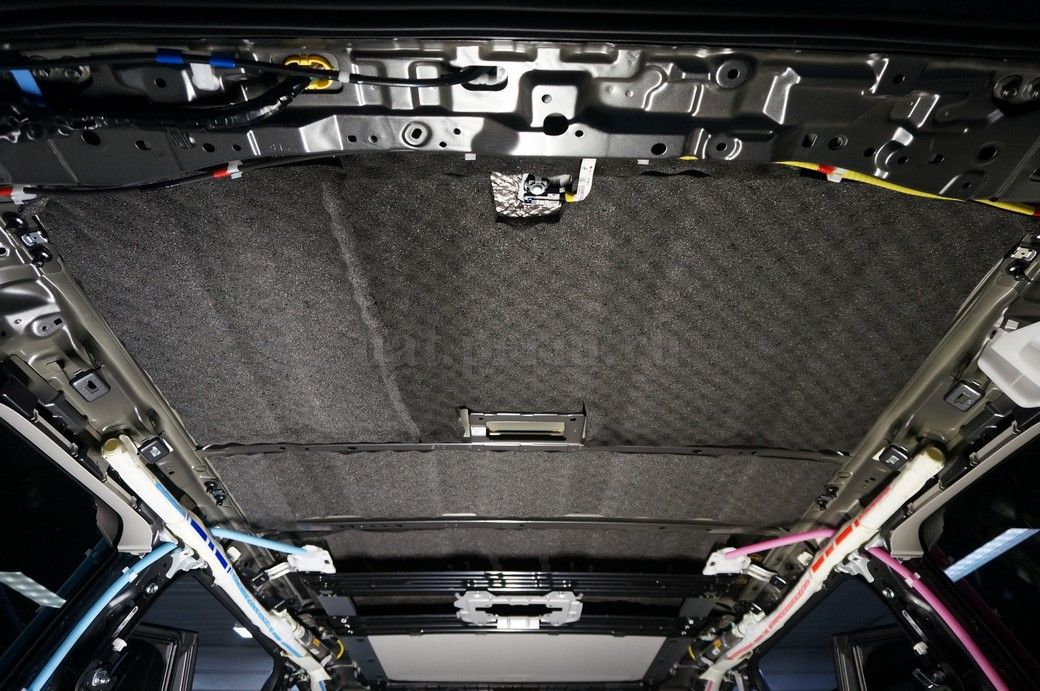 Toyota Land Cruiser 200 - шумоизоляция потолка