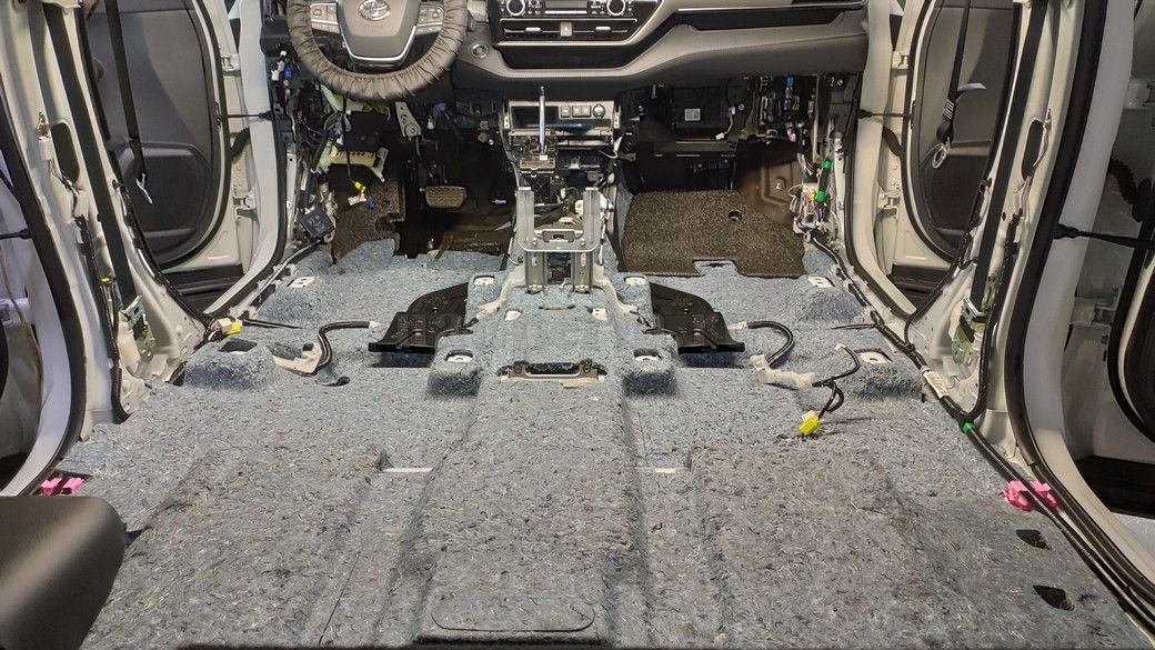 Toyota Highlander (XU60) - шумоизоляция пола