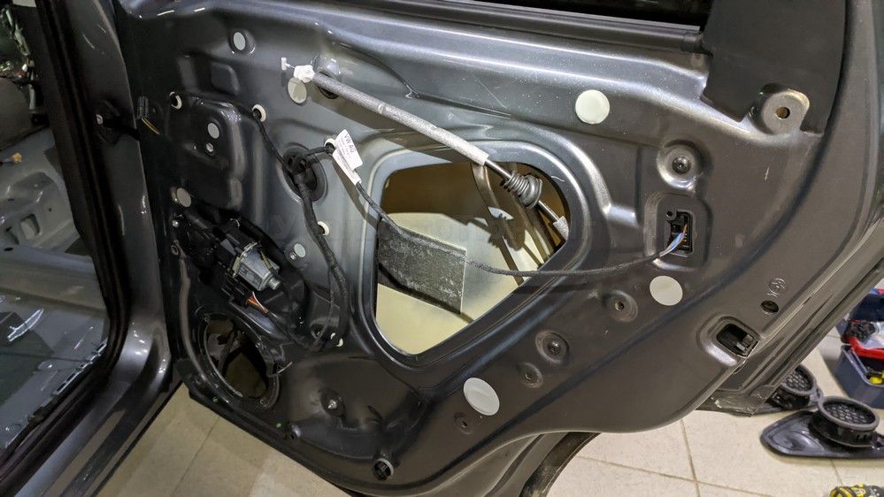 Шумоизоляция дверей Skoda Karoq