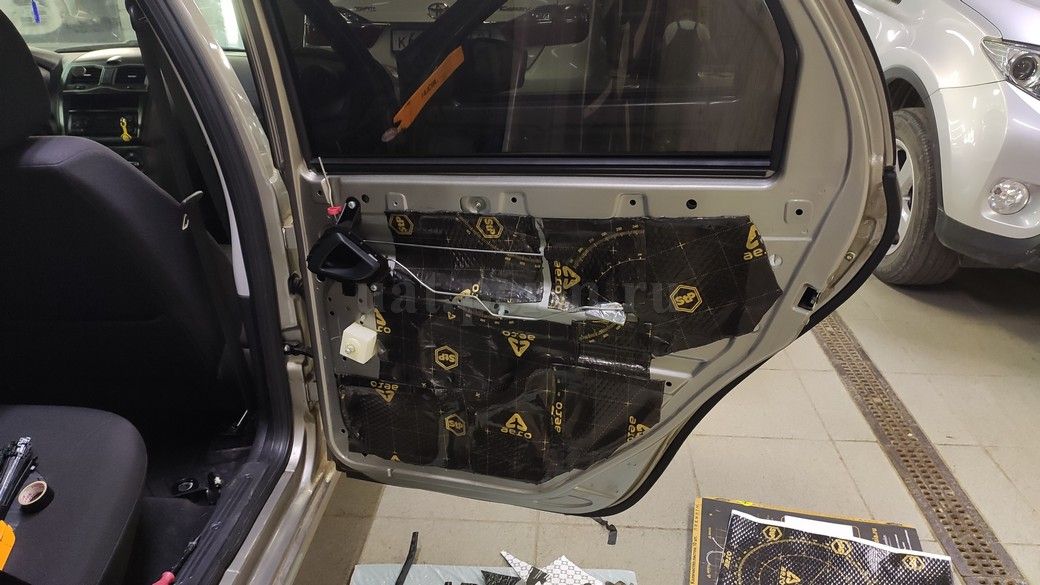 Lada Granta - шумоизоляция дверей