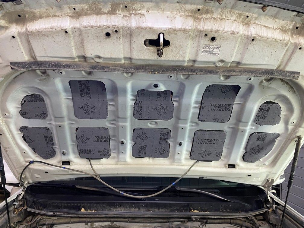 Шумоизоляция капота Toyota Land Cruiser Prado