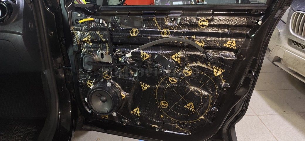 Renault Kaptur - шумоизоляция дверей