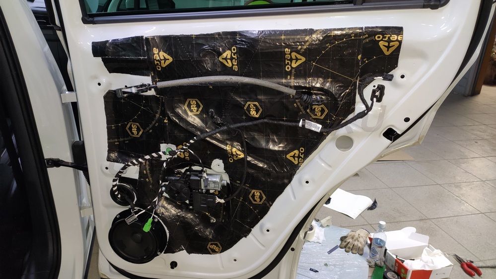 Шумоизоляция дверей VW Tiguan